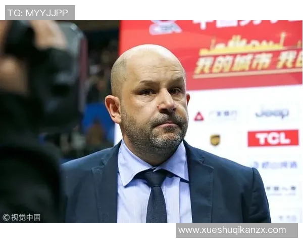 上海篮球队的反击革新之路：重塑战术与团队协作的全新篇章